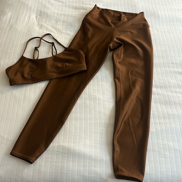 Other - alo airlift intrigue bra and 7/8 high waist leggings in cinnamon brown size M